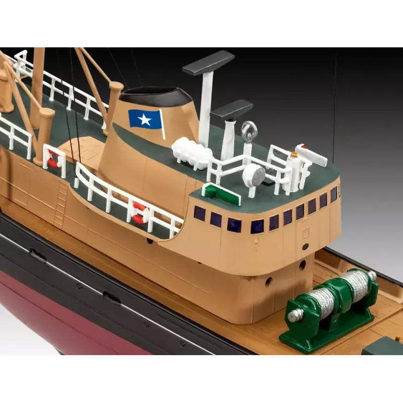 Modelo de embarcação de pesca Revell North Sea Trawler