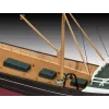 Modelo de embarcação de pesca Revell North Sea Trawler