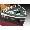 Modelo de embarcação de pesca Revell North Sea Trawler