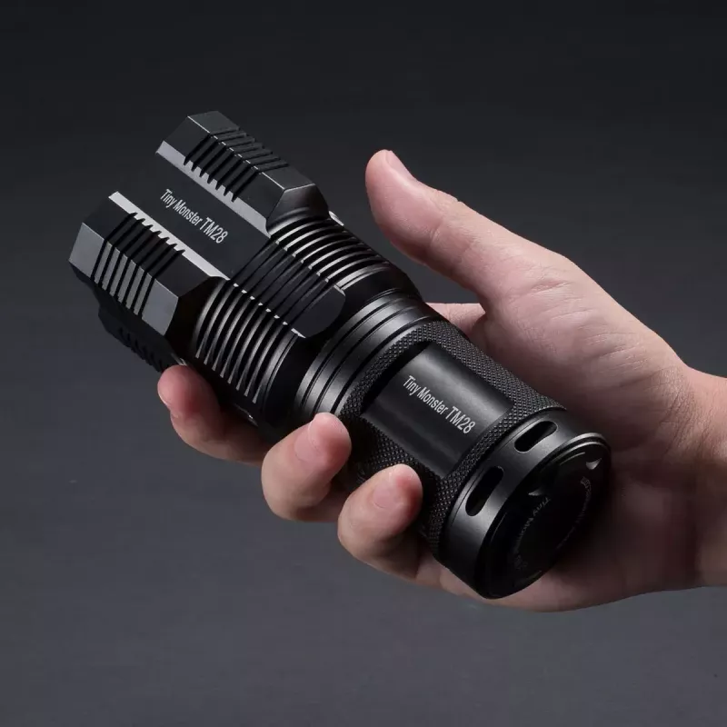 Lanterna de mão Nitecore TM28, LED 4×, máx. 6000 lm, Li‑Ion, preto, 142 mm de comprimento, 414 g