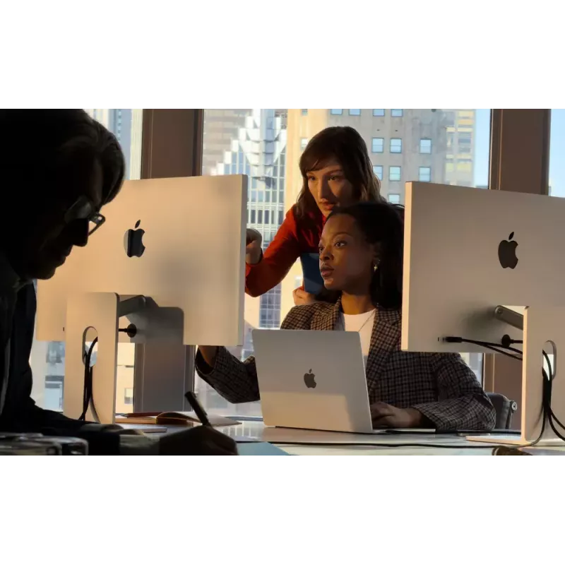 Monitor Apple Studio Display 27 polegadas (68,6 cm) 5K Ultra HD LED, vidro nanotexturizado, adaptador de suporte VESA, prateado