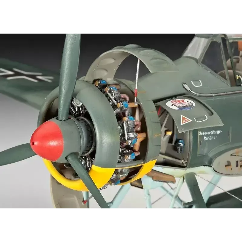 Maquete em plástico REVELL ARADO AR 196A-3 hidroavião à escala 1:32