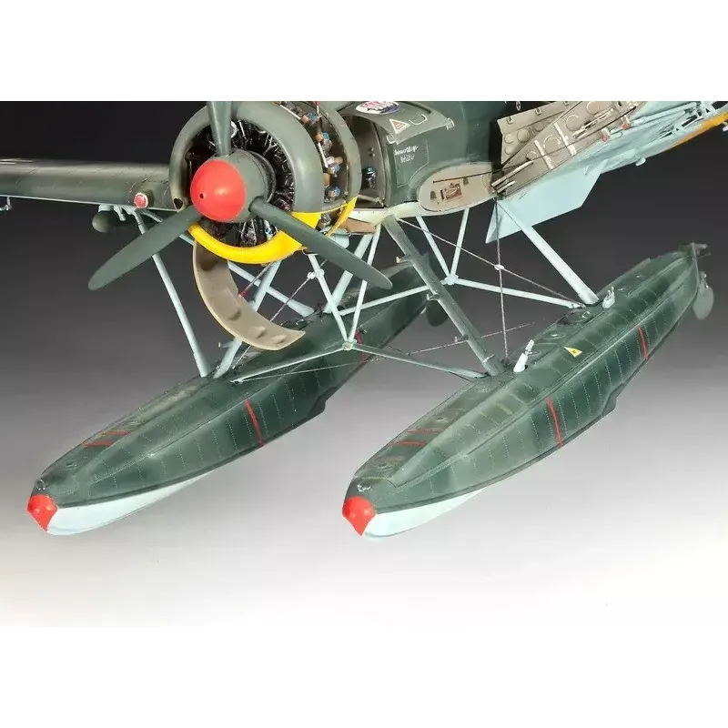 Maquete em plástico REVELL ARADO AR 196A-3 hidroavião à escala 1:32