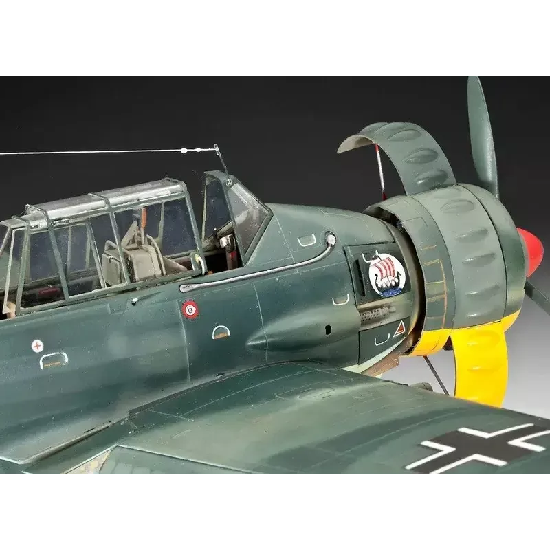 Maquete em plástico REVELL ARADO AR 196A-3 hidroavião à escala 1:32