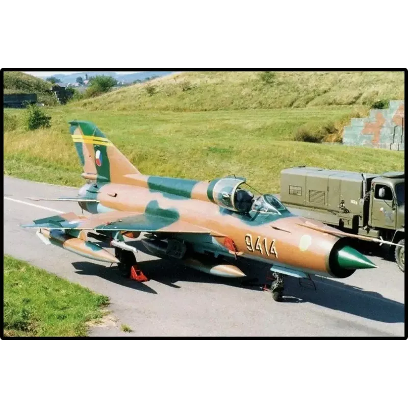 Kit de modelismo Cobi MiG-21 396 peças – conjunto de construção Cobi Blocks