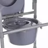 Cadeira sanitária dobrável ANTAR com braços, caixa de armazenamento, estrutura em aço, altura ajustável 35–50 cm, carga máx. 120 kg, cinzento