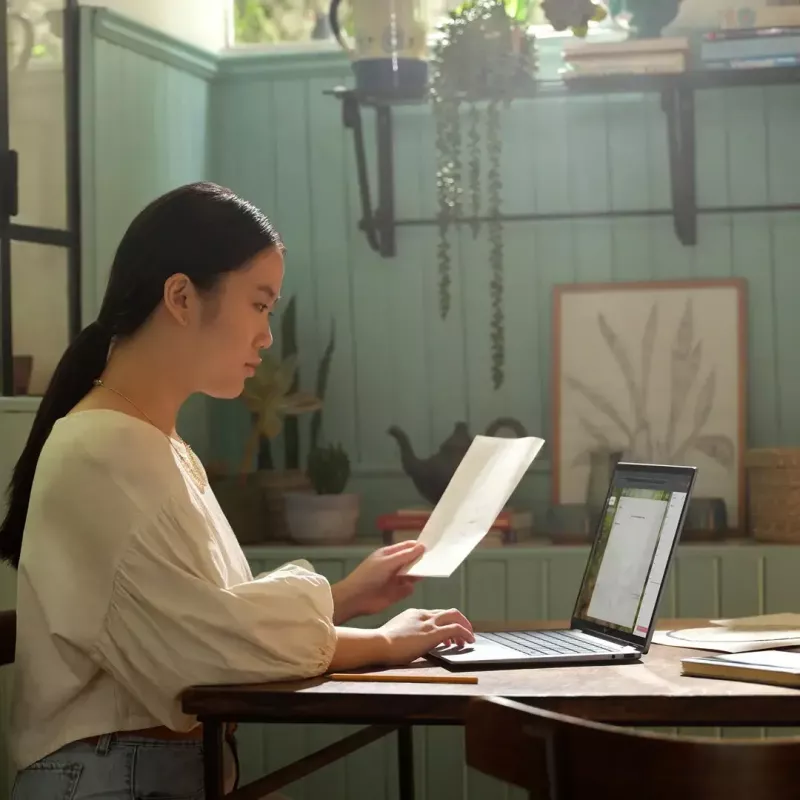 Portátil HP ENVY x360 14 polegadas Ryzen 7 8840HS 16 GB 512 GB Win11Home
