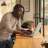 Portátil HP Pavilion 16-ag0007nw — AMD Ryzen 5 8540U, 16 polegadas WUXGA, 16 GB RAM, 512 GB SSD, Windows 11 Home, prateado
