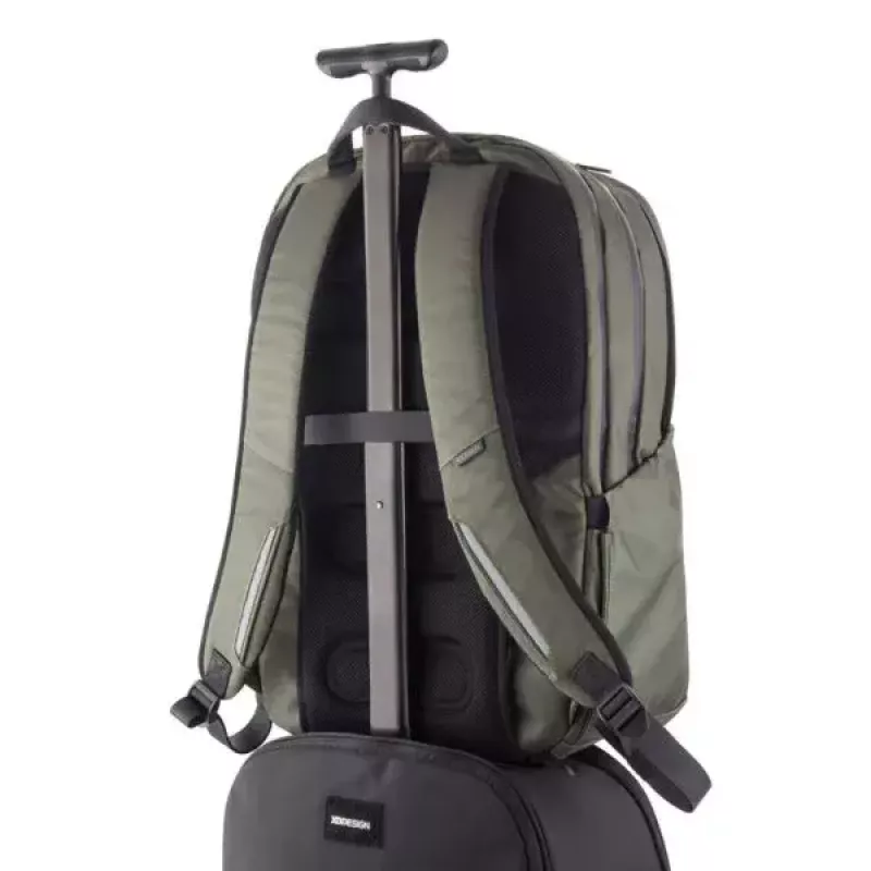Mochila de viagem XD-Design Bobby Explore verde em polietileno tereftalato PET