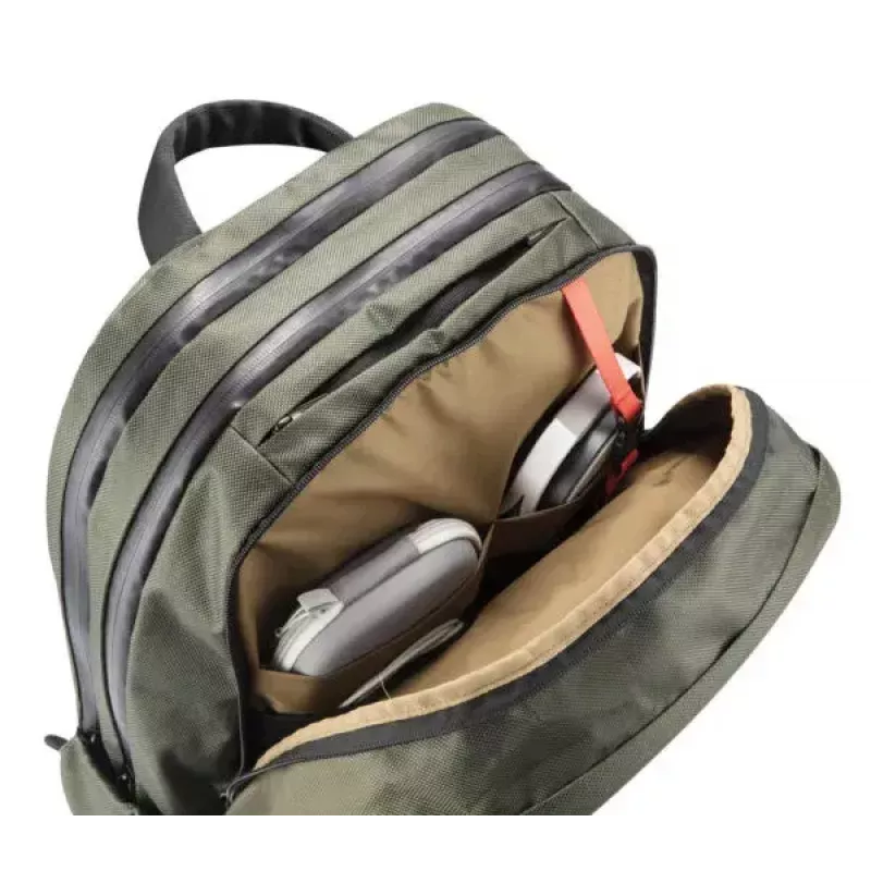 Mochila de viagem XD-Design Bobby Explore verde em polietileno tereftalato PET