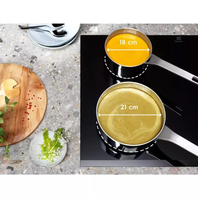 Electrolux EIV734 placa de indução encastrável preta 68 cm de largura 4 zonas