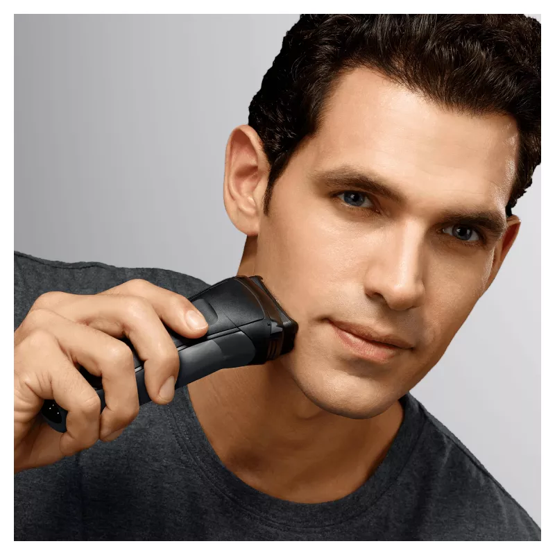 Braun Series 3 301s máquina de barbear de lâminas aparador preto