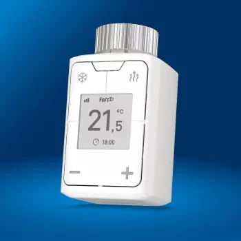 FRITZ Smart Thermo 302 termostato (interior), branco, controlo por botões, pilha AA, 51×51×90 mm