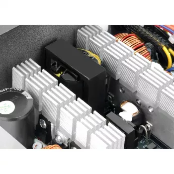 Fonte de alimentação Thermaltake TR2 S 650W – ATX, 20+4 pinos, 80 PLUS, ventoinha de 120 mm, preto