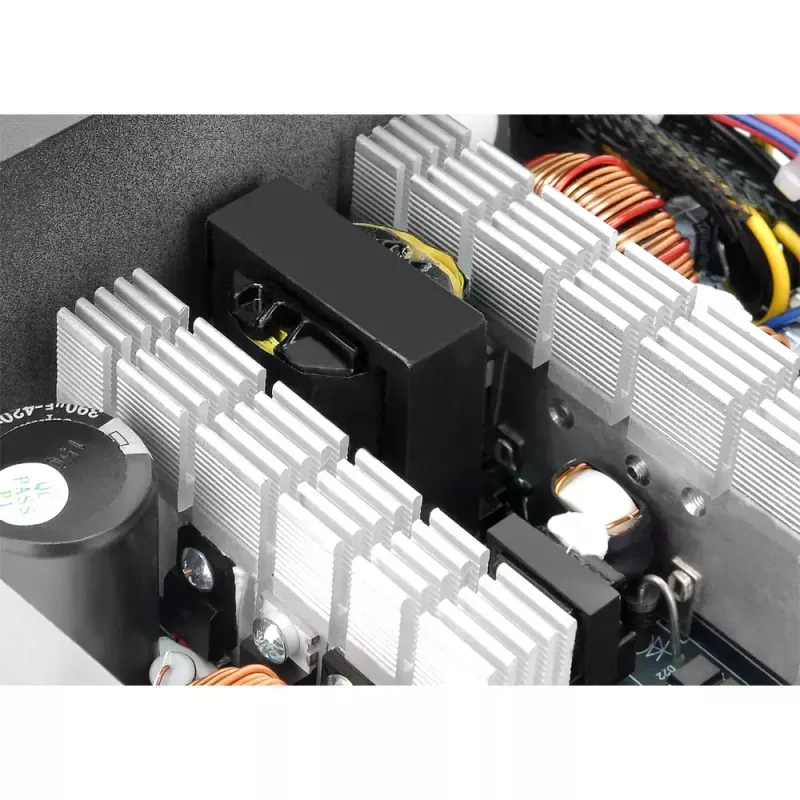 Fonte de alimentação Thermaltake TR2 S 650W – ATX, 20+4 pinos, 80 PLUS, ventoinha de 120 mm, preto