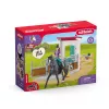 Conjunto de box para cavalos de brinquedo Schleich HORSE CLUB com figura Lisa e cavalo Storm, conjunto de brincar de quinta, idade recomendada 5–12