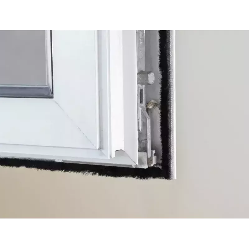 Régua de escovas autocolante DeLOCK 15 mm comprimento 5 m preto