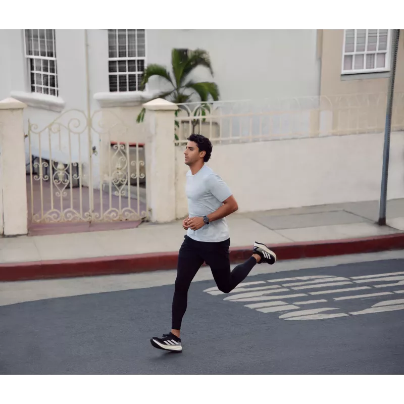 Smartwatch Amazfit Active Max redondo AMOLED 1,5 polegadas 480×480 ecrã tátil 64 MB RAM 4 GB 658 mAh preto