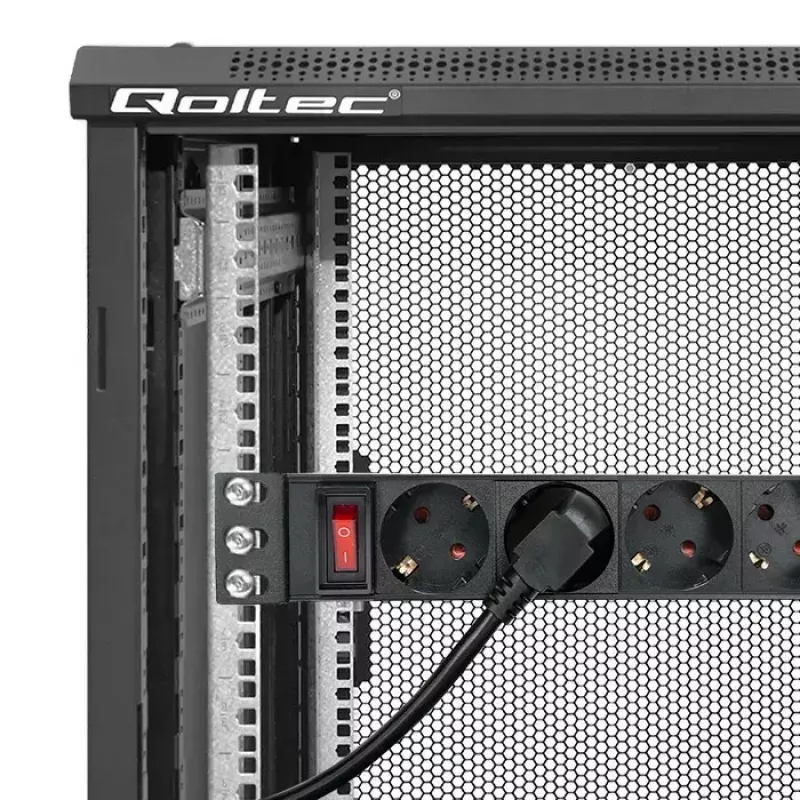 Régua de tomadas QOLTEC 54603 — montagem em rack 1U, entrada 16A, 4× tomadas Schuko