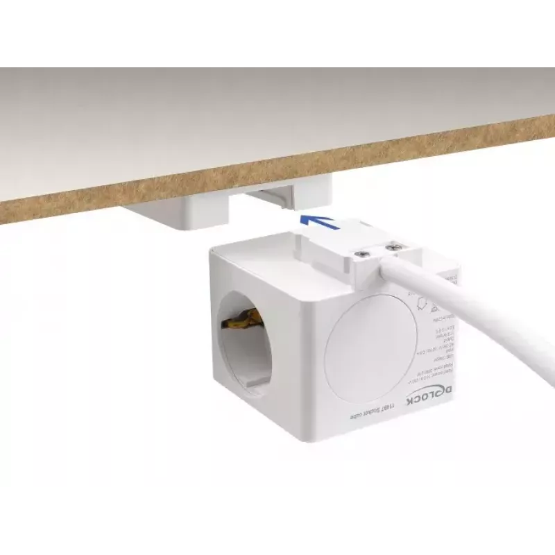 DeLOCK 11497 Cubo de tomadas de 3 vias com cabo de extensão de 1,5 m, carregador USB, proteção para crianças, branco