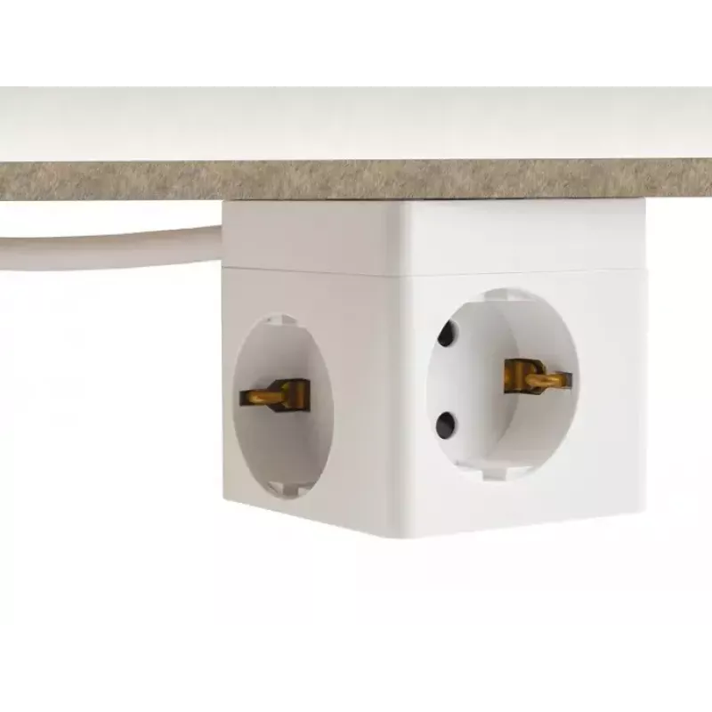 DeLOCK 11497 Cubo de tomadas de 3 vias com cabo de extensão de 1,5 m, carregador USB, proteção para crianças, branco