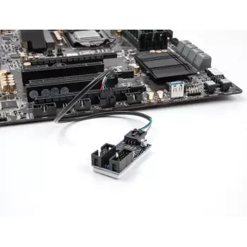 Cabo USB interno DELOCK 83025 — USB 2.0 4 pinos para 10 pinos, 0,03 m, preto