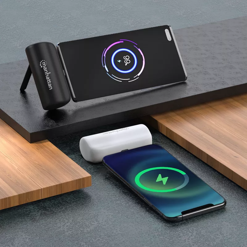 Powerbank Manhattan com ficha USB-C integrada, 5000 mAh, até 20 W de potência de saída, kickstand para utilização como suporte de carregamento de telemóvel, preto, um ano de garantia