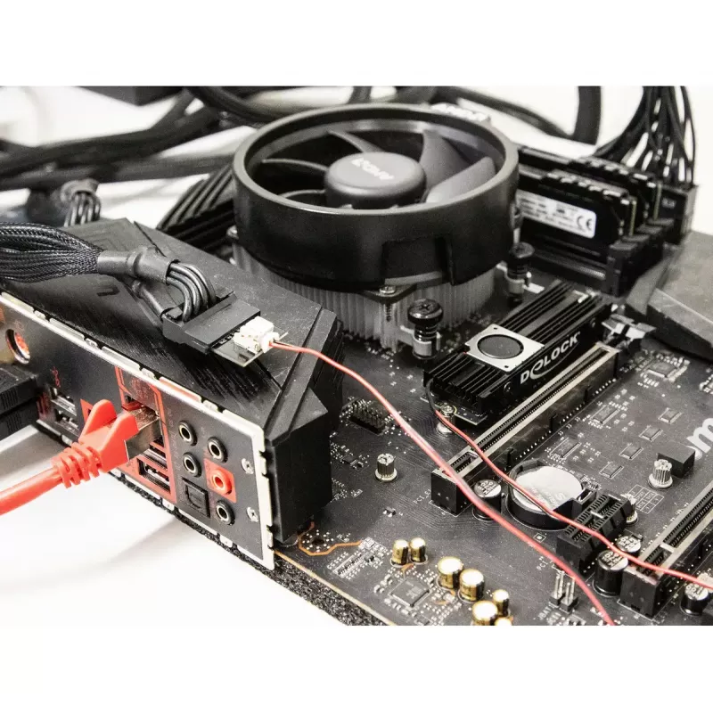 Dissipador de calor DeLOCK com ventoinha para M.2 SSD 2280 preto alumínio