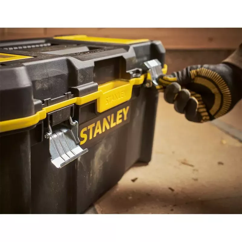 Mala rígida Stanley STST83397-1 plástico 22 kg preto amarelo