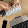 R-Go Tools teclado ergonómico R-Go Compact Break, teclado compacto com software de pausas, AZERTY (BE), Bluetooth, branco