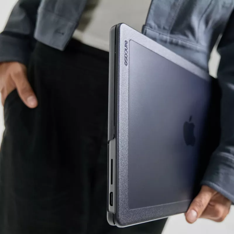 Incase Edge capa rígida com Makrolon® para MacBook Pro de 16 polegadas (M1-M4, 2021-2024)