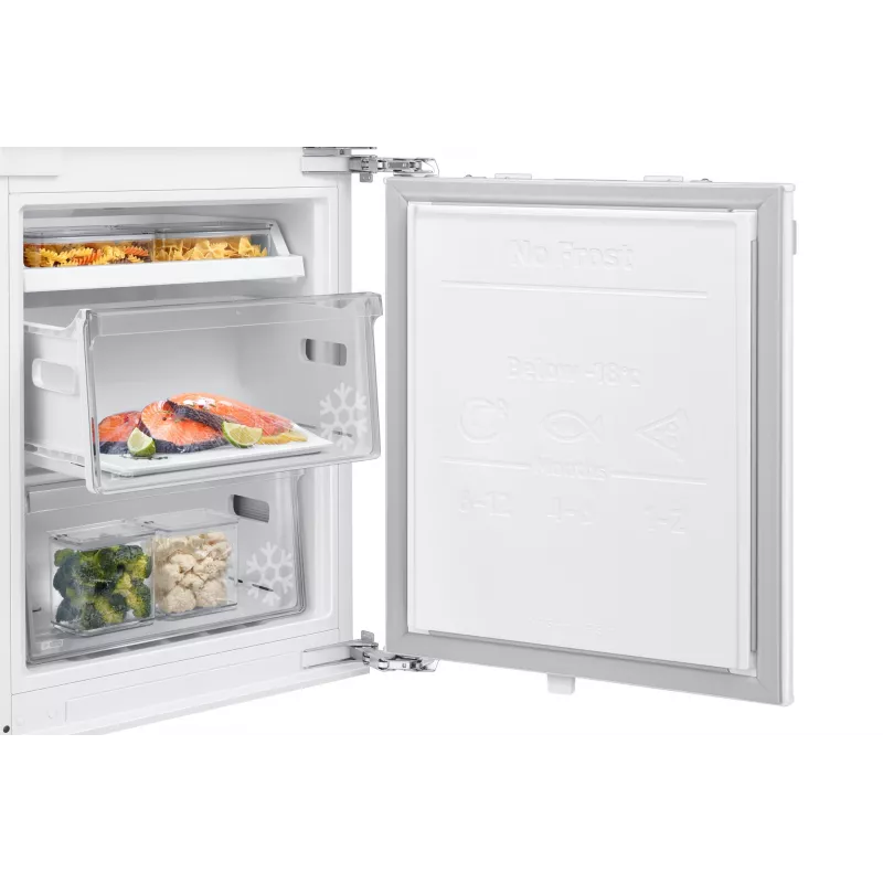 Combinado de frigorífico e congelador Samsung BRB70F30AEF0EO de encastrar 298 L branco
