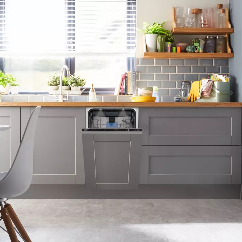 Máquina de lavar loiça integrada slimline Beko BDIS38040Q com AquaIntense®