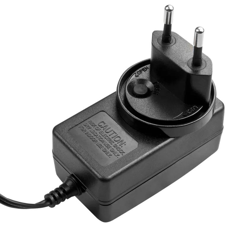 Lindy 73813 ECO Multi Country fonte de alimentação comutada 5 V DC 3 A, 15 W, 100–240 V