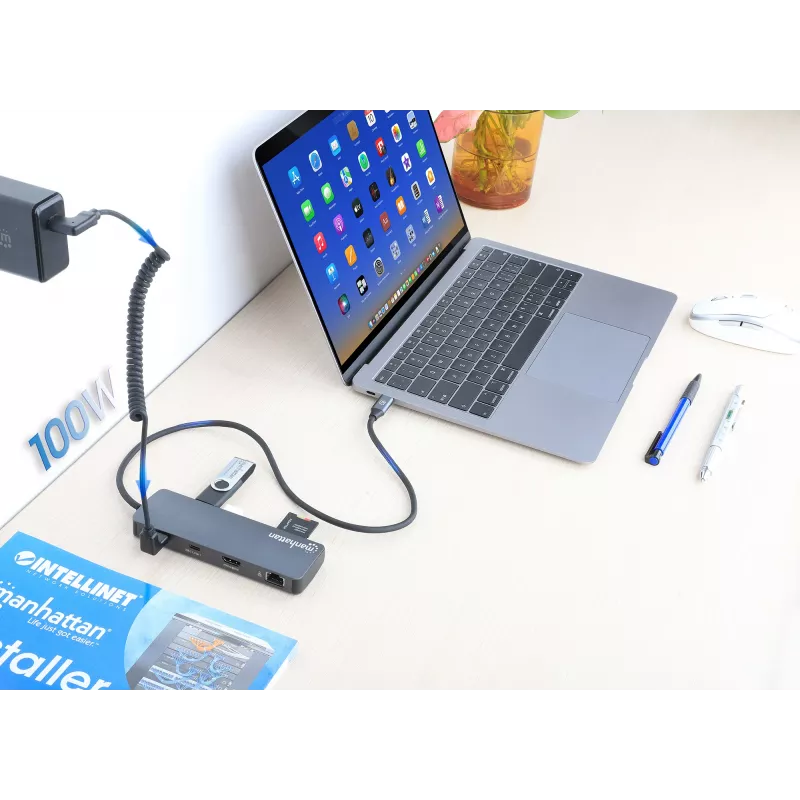 Dock/hub USB-C Manhattan com leitor de cartões, ligações (x7): Ethernet, HDMI, USB-A (x3) e USB-C (x2), com Power Delivery (PD) 100 W – requer carregador USB-C externo (não incluído). Alimentado por USB (não requer fonte de alimentação externa) quando o PD não é utilizado.