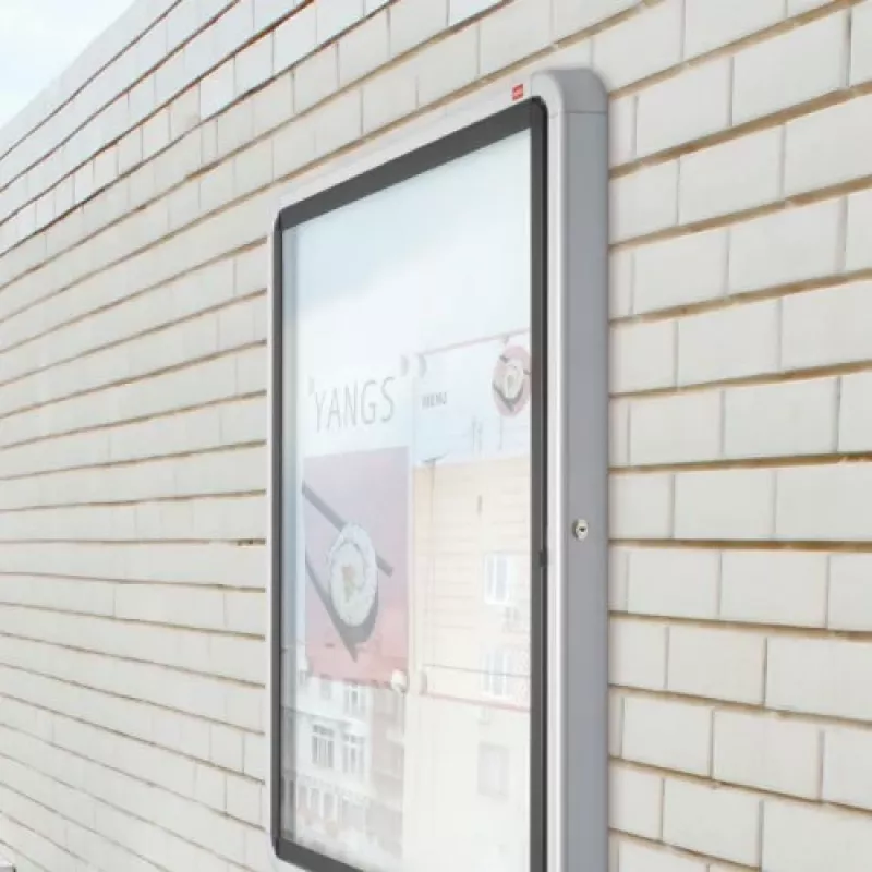 Quadro de avisos magnético com fecho Nobo Premium Plus Outdoor 6xA4