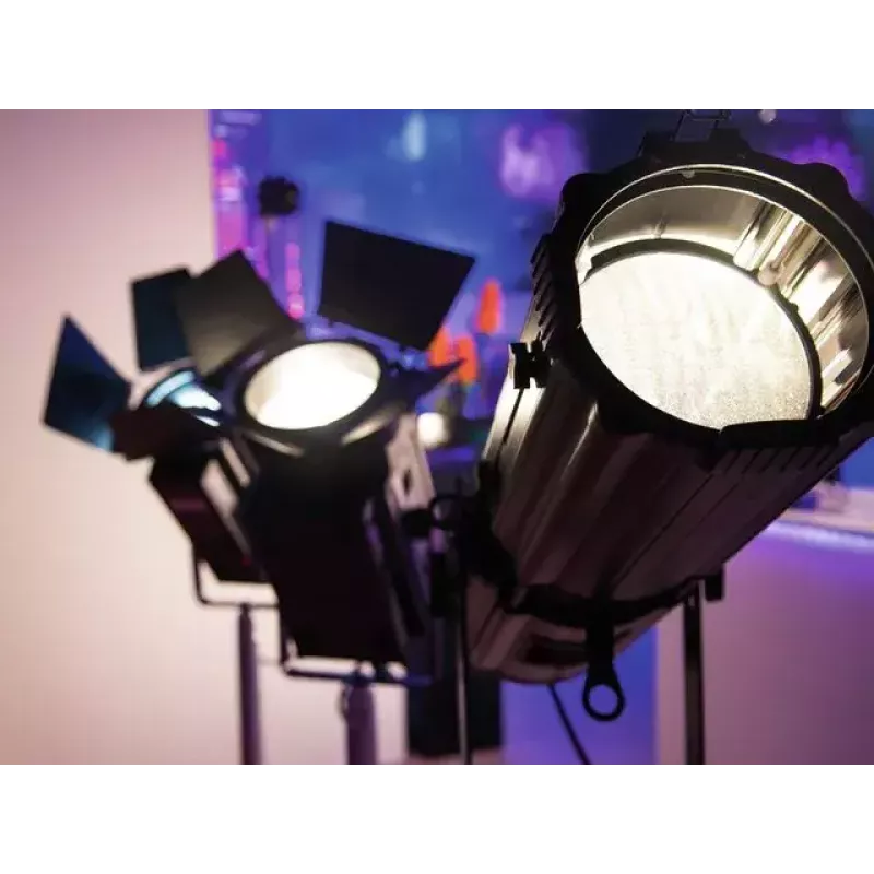 Estroboscópio de discoteca Eurolite THA-250F preto LED 200W DMX