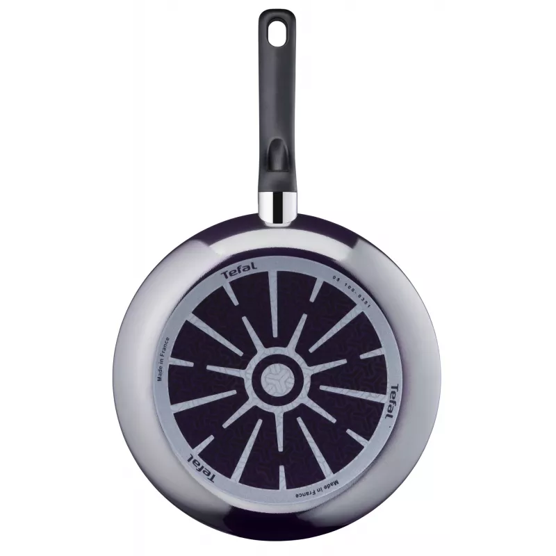 Frigideira universal Tefal Resist D52606 redonda 28 cm preta