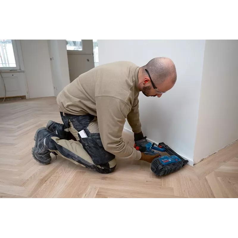 Bosch GNH 18V-50 M Professional agrafador a bateria