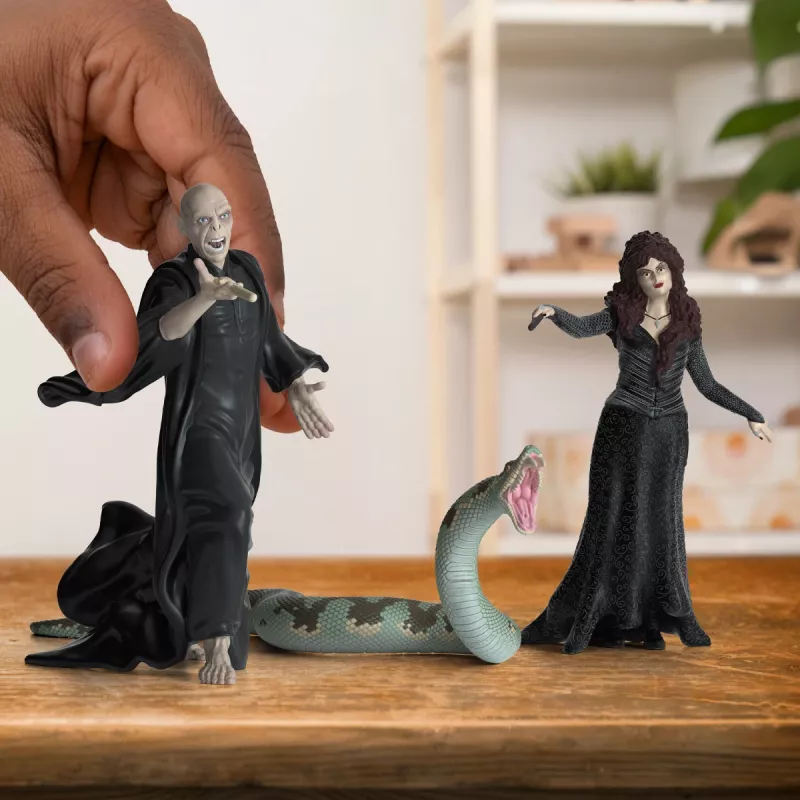 Conjunto de figuras Schleich Lord Voldemort Nagini Bellatrix Lestrange multicolor
