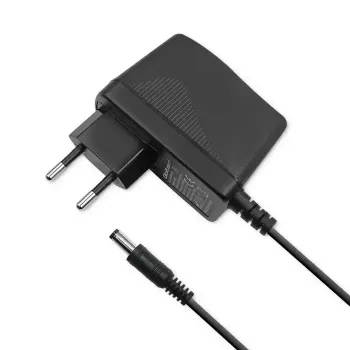 Carregador para dispositivos móveis Qoltec 52397 Universal preto AC interior 2A 220-240V
