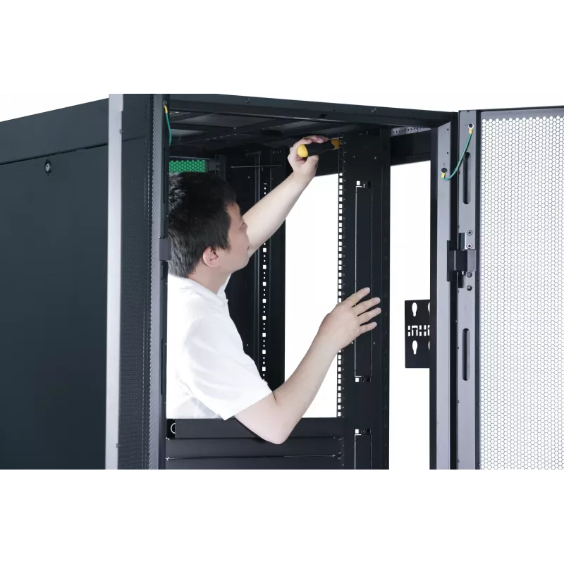 APC Easy Rack, 42U, preto, com teto, rodas, pés, 4 suportes e painéis laterais, sem fundo, 1991H x 600W x 800T mm