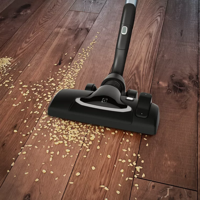 Aspirador de pó com saco Electrolux EUOC94DB, limpeza a seco, saco de 5 L, 850 W, raio de ação de 12 m, filtro antialérgico, preto