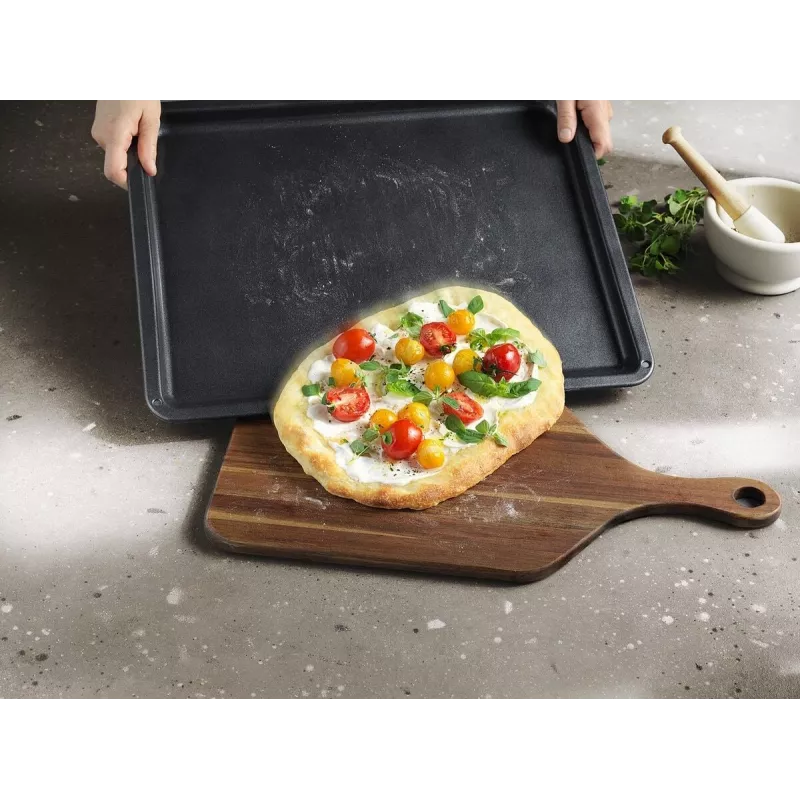 Tabuleiro de forno Electrolux E9OOAF11 — retangular 385×465×25 mm, revestimento antiaderente, preto