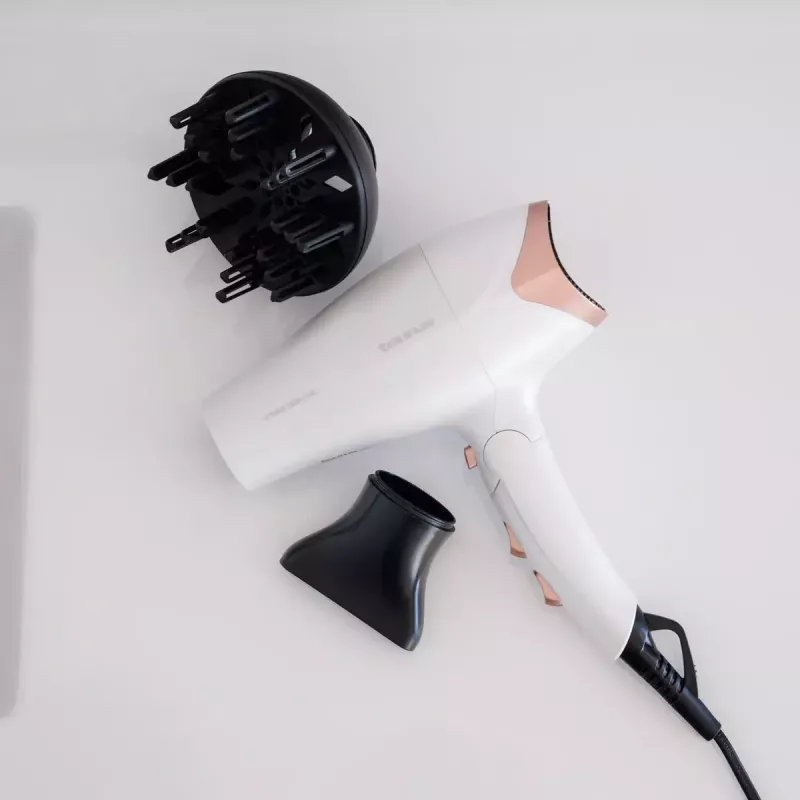 Secador de cabelo Taurus STUDIO 2500 IONIC 2400 W branco com função iónica, 3 níveis de calor, 2 velocidades, difusor e concentrador