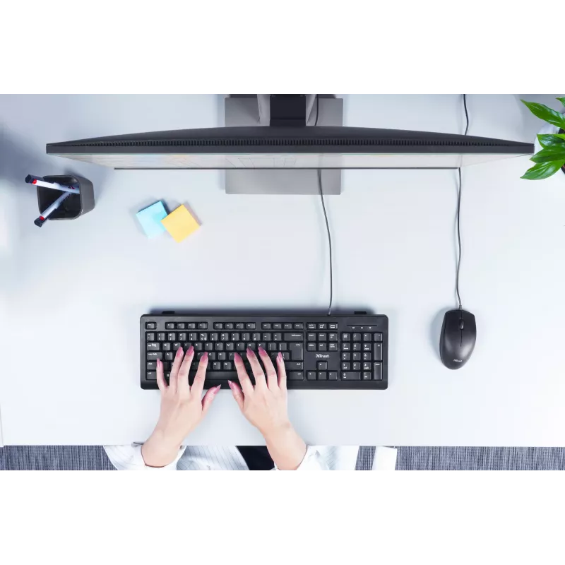 Teclado Trust TK-150 universal USB QWERTY preto
