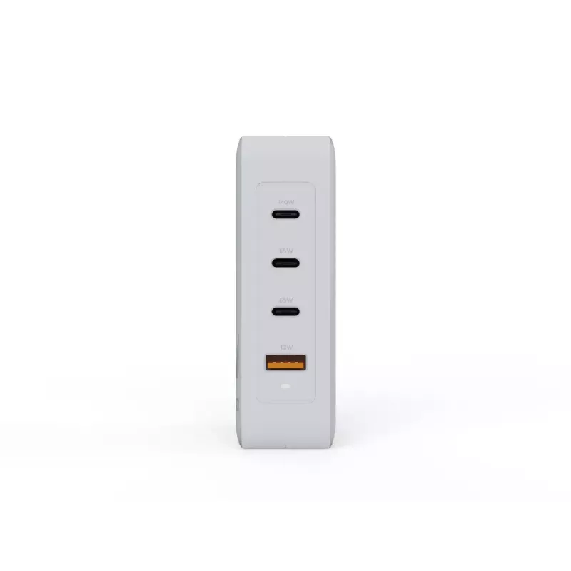 Carregador de viagem GaN portátil 140W Xtorm XVC2140 com 3× portas USB-C-PD e cabo USB-C de 2 m, branco