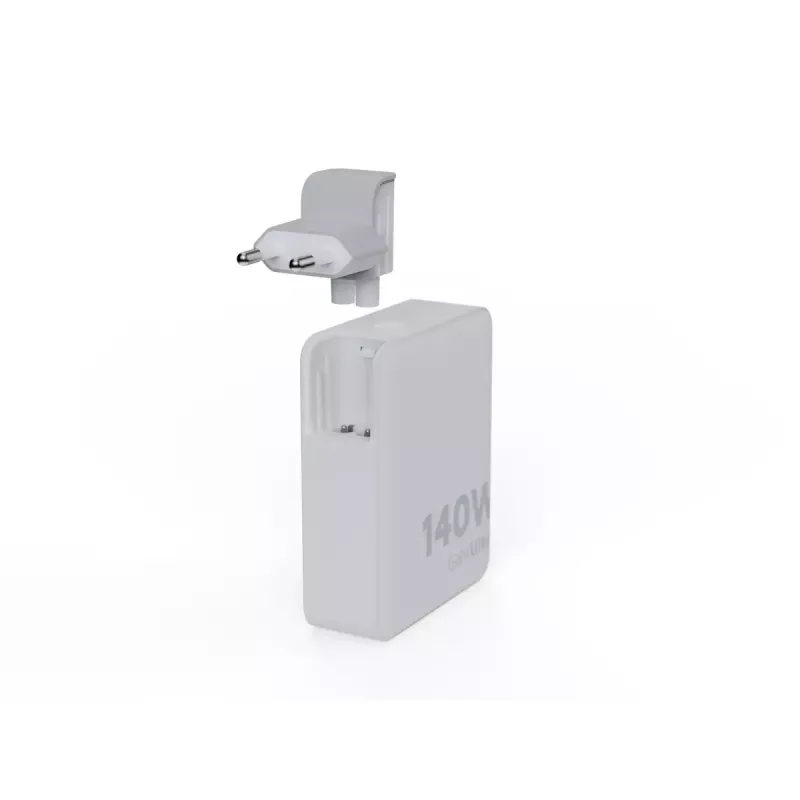 Carregador de viagem GaN portátil 140W Xtorm XVC2140 com 3× portas USB-C-PD e cabo USB-C de 2 m, branco