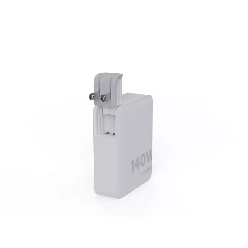Carregador de viagem GaN portátil 140W Xtorm XVC2140 com 3× portas USB-C-PD e cabo USB-C de 2 m, branco