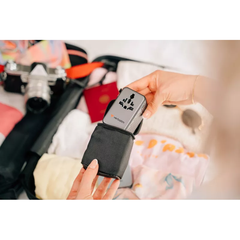 Verbatim Charge 'n' Travel 170W Adaptador de viagem universal Preto
